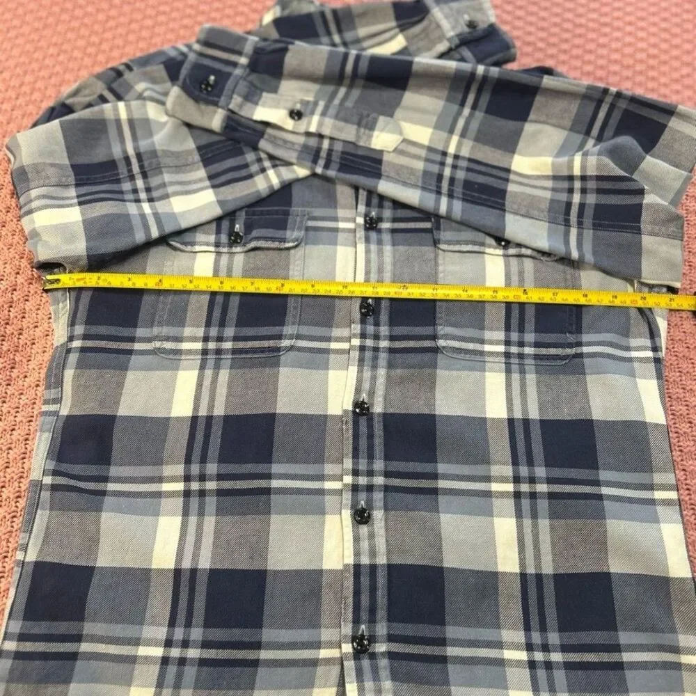 J Crew 100% cotton men's shirt flannel Button Size M . Blue and gray .